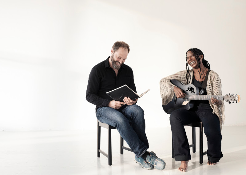 Foto: Darius Ramazani. Bild Judy und Patrick